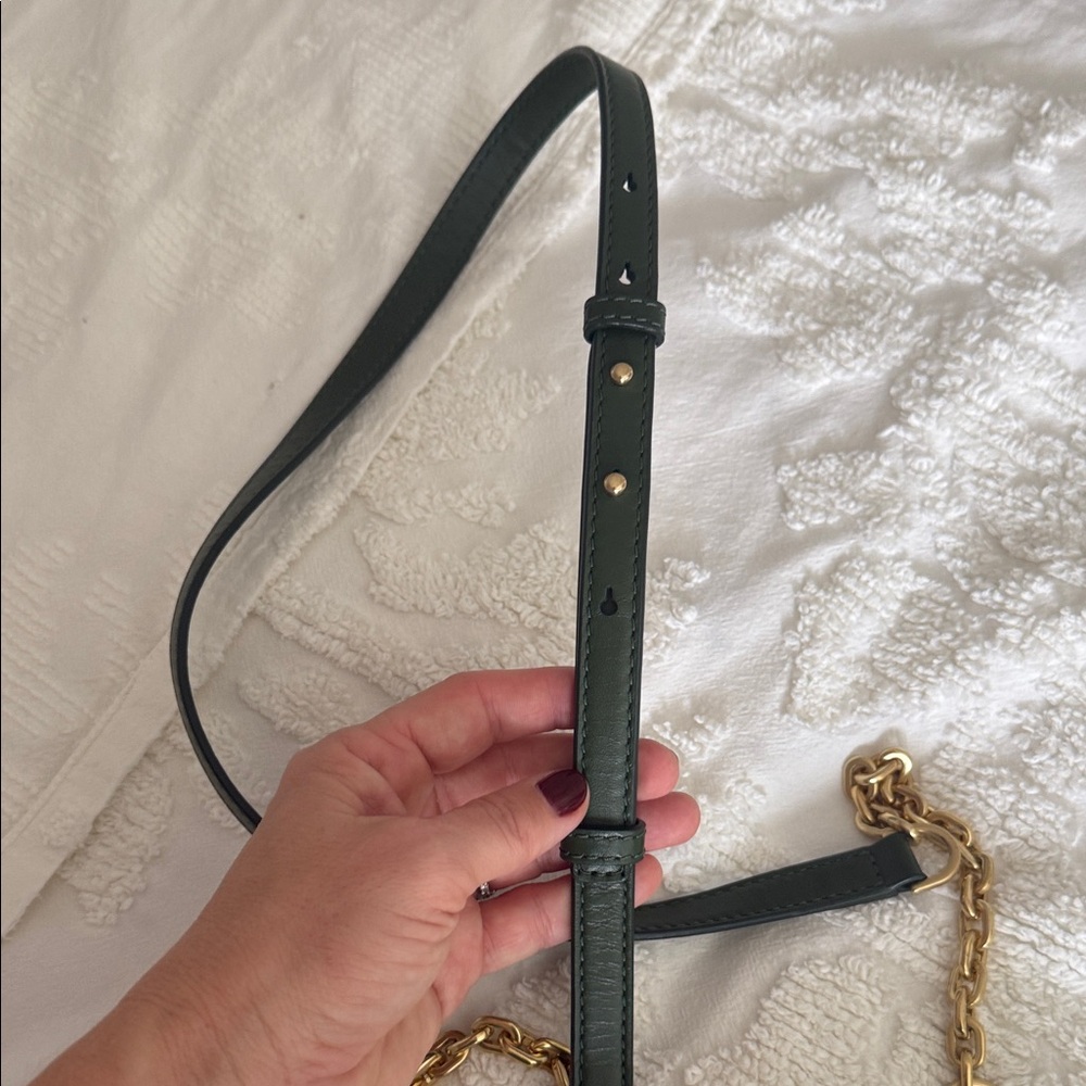 Michael Kors Green Crossbody Bag with Gold Chain - Picture 5 of 11